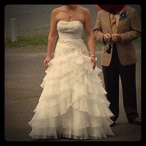 David’s bridal wedding dress size 12